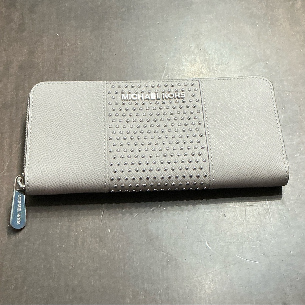 Michael Kors Silver Studded Zip Wallet Like new